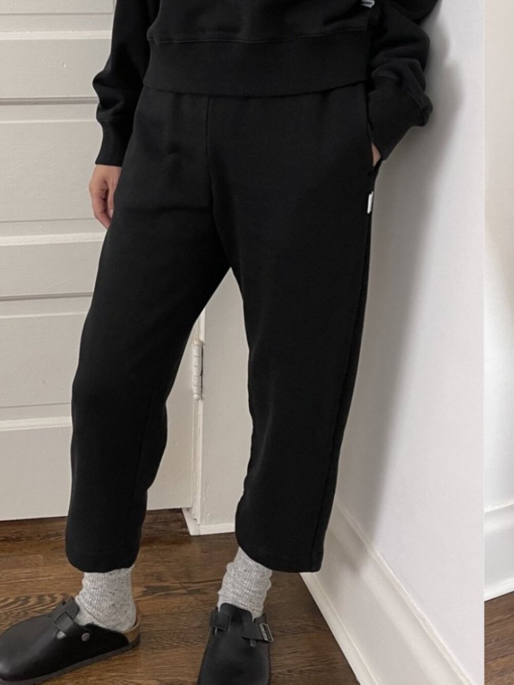 Le Bon Shoppe Essential Barrel Joggers in Black l large sweatpants